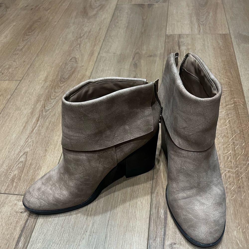 Cato Tan Heeled Ankle Boots Women’s 10